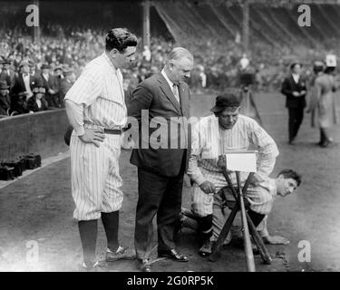 Babe Ruth, New York Yankees, John McGraw, New York Giants, Nick Altrock und Al Schact, Washington Senatoren, 10. Oktober 1923. Stockfoto