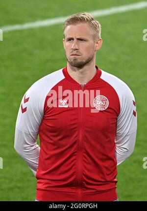 Innsbruck, Österreich. Juni 2021. Fußball: Internationale, Deutschland - Dänemark im Tivoli-Stadion. Dänemarks Torwart Kasper Schmeichel vor dem Spiel. Quelle: Federico Gambarini/dpa/Alamy Live News Stockfoto