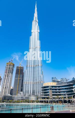 DUBAI, VAE - MÄRZ 2020: Burj Khalifa das höchste Gebäude Stockfoto