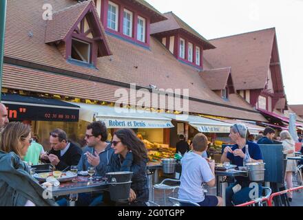 FRANKREICH. CALVADOS (14) TROUVILLE. FISCHMARKT Stockfoto
