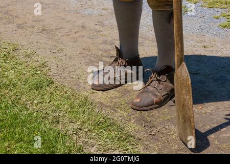 Elizabethton, Tennessee, USA, - 15. Mai 2021: Nachstellung im Sycamore Shoals State Historic Park der Belagerung von Fort Watauga im Jahr 1776. Stockfoto