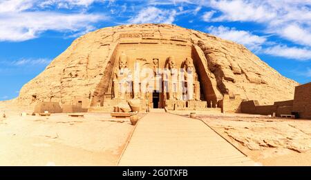 Abu Simbel, der große Tempel von Ramses II, Assuan, Ägypten Stockfoto