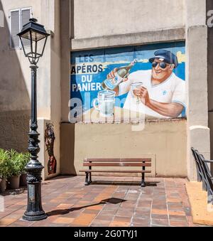 Werbung an einer Wand gemalt, Le Panier, Marseille, Frankreich Stockfoto