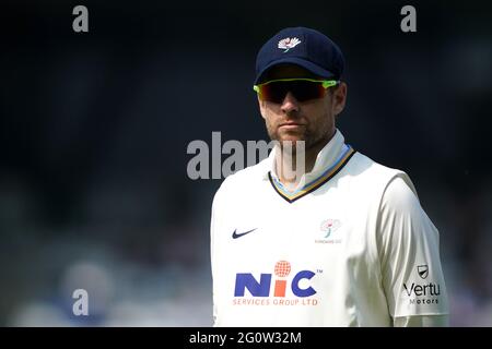 Yorkshire's Dawid Malan am ersten Tag des LV= Insurance County Championship-Spiels im Emerald Headingley, Leeds. Bilddatum: Donnerstag, 3. Juni 2021. Stockfoto