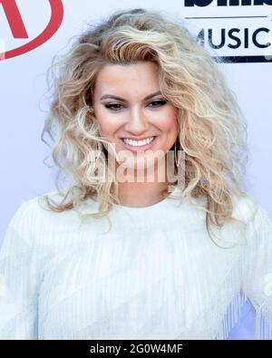 17. Mai 2015, Las Vegas, Nevada, USA: Tori Kelly nimmt an den Billboard Music Awards 2015 Teil. (Bild: © Billy Bennight/ZUMA Wire) Stockfoto