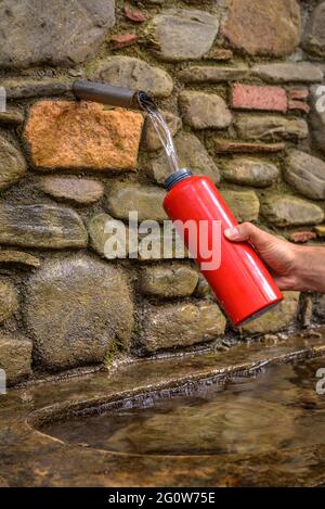 Borrell-Brunnen, Turó de Sant Elies del Montseny, in Sant Pere de Vilamajor (Vallès Oriental, Barcelona, Katalonien, Spanien) Stockfoto