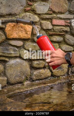 Borrell-Brunnen, Turó de Sant Elies del Montseny, in Sant Pere de Vilamajor (Vallès Oriental, Barcelona, Katalonien, Spanien) Stockfoto