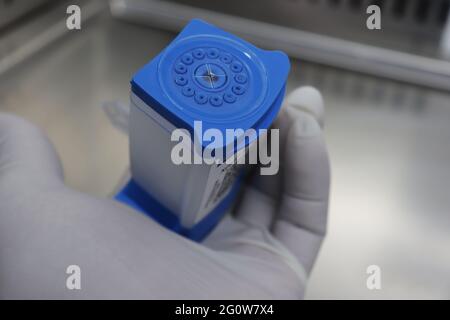 Gene-Xpert, ein CBNAAT-Test (Catridge-basierter Nukleinsäure-Amplifikationstest), ist ein weit verbreiteter diagnostischer Test für Tuberkulose. Dieser Test ist eine schnelle Diagnose Stockfoto
