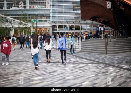 New York, USA. Mai 2021. Das Schiff und die Hudson Yards in New York sehen am Montag, den 31. Mai 2021, wieder Touristen. (ÂPhoto von Richard B. Levine) Quelle: SIPA USA/Alamy Live News Stockfoto