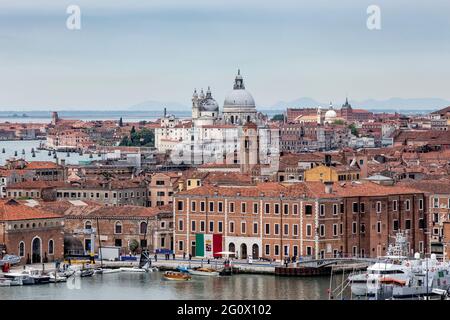 Panoramablick voll detailliert von Venedig Stadt der Künste Italien aus Arsenale Turm während der Boat Show 2021 Ausgabe 29 Mai 2021 Stockfoto