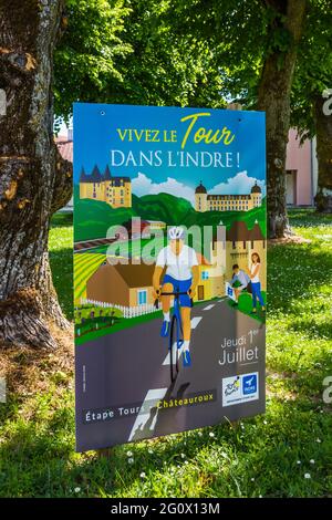 Plakat zur Ankündigung der Route der Tour de France 2021 durch das Dorf Lucay-le-Male, Indre (36), Frankreich. Stockfoto