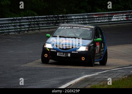 Nurburg, Deutschland. 03 2021. Juni: 24h-Rennen 2021, Nürburgring, 03.06. - 06.06.2021, im Bild Nr. 118: Dacia Logan Kriese, Oliver (DEU) Lachmayer, Michael (DEU) DOOM, (DEU) Charoudin, Mikhail (DEU) Credit: dpa picture Alliance/Alamy Live News Stockfoto