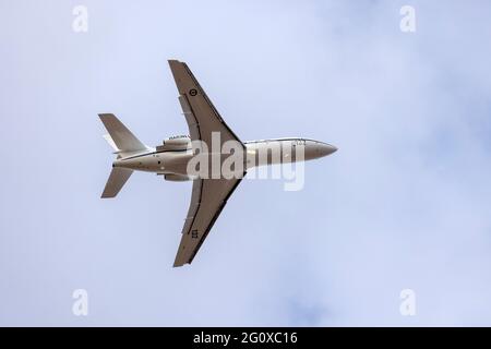 Dassault Falcon der französischen Marine 50 Surmar (Reg.: 132) im Aufstieg aus der Startbahn 13. Stockfoto