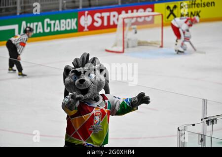 Riga, Lettland. Juni 2021. MASCOT Spiky während des Viertelfinalmatches der Eishockey-Weltmeisterschaft 2021 Tschechien gegen Finnland, gespielt in Riga, Lettland, am 3. Juni 2021. Quelle: VIT Simanek/CTK Photo/Alamy Live News Stockfoto