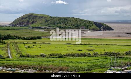 Brean Down vom Uphill Hill, Somerset, mit dem Fluss Axe Estury und der Uphilll Marina aus gesehen Stockfoto