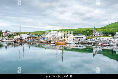 Husavik, ein abgelegenes Fischerdorf im Norden Islands, wurde 2020 mit dem Film Eurovision Song Contest: The Story of Fire Saga berühmt Stockfoto