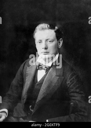 Ein Porträt von Winston Churchill im Alter von 26 Jahren (Foto von 1900) Stockfoto