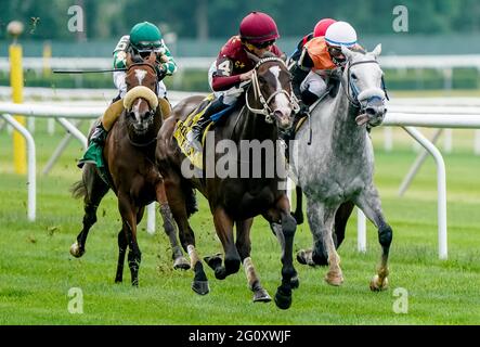 Elmont, NY, USA. Juni 2021. 3. Juni 2021: Change of Control #4, unter Colby Hernandez, gewinnt am Donnerstag beim Belmont Stakes Festival im Belmont Park in Elmont, New York, die Intercontinental Stakes. Scott Serio/Eclipse Sportswire/CSM/Alamy Live News Stockfoto