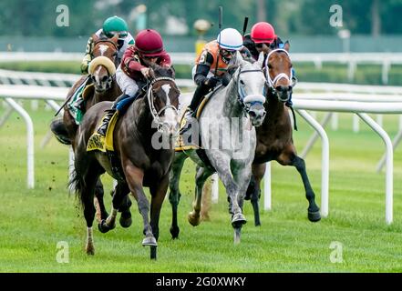 Elmont, NY, USA. Juni 2021. 3. Juni 2021: Change of Control #4, unter Colby Hernandez, gewinnt am Donnerstag beim Belmont Stakes Festival im Belmont Park in Elmont, New York, die Intercontinental Stakes. Scott Serio/Eclipse Sportswire/CSM/Alamy Live News Stockfoto