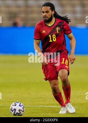 BRUSSEL, BELGIEN - 3. JUNI: Der Belgier Jason Denayer kontrolliert den Ball beim Internationalen Freundschaftsspiel zwischen Belgien und Griechenland im König-Baudouin-Stadion am 3. Juni 2021 in Brussel, Belgien (Foto: Jeroen Meuwsen/Orange Picles) Stockfoto