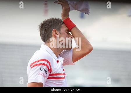 Paris, Frankreich. Juni 2021. Novak Djokovic spielt seine zweite Runde der French Open im Roland Garros Stadion am 3. Juni 2021 in Paris, Frankreich. Foto von Laurent Zabulon/ABACAPRESS.COM Quelle: Abaca Press/Alamy Live News Stockfoto