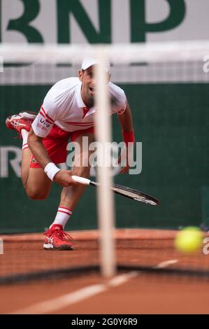 Paris, Frankreich. Juni 2021. Novak Djokovic spielt seine zweite Runde der French Open im Roland Garros Stadion am 3. Juni 2021 in Paris, Frankreich. Foto von Laurent Zabulon/ABACAPRESS.COM Quelle: Abaca Press/Alamy Live News Stockfoto