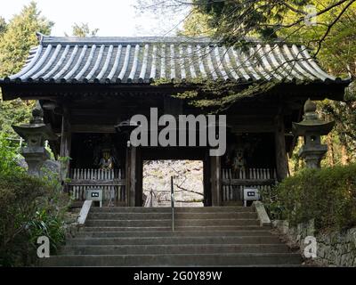 Tokushima, Japan - 2. April 2018: Frühling in Kumadaniji, Tempel Nummer 8 der Shikoku-Wallfahrt Stockfoto