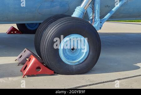 Hubschrauberlandegetriebe mit Flugzeugabtrieb Stockfoto