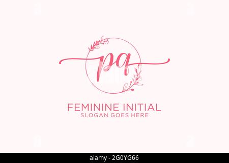 PQ Beauty Monogramm und elegantes Logo Design Handschrift Logo der ersten Unterschrift, Hochzeit, Mode, Blumen und botanischen mit kreativen Vorlage. Stock Vektor