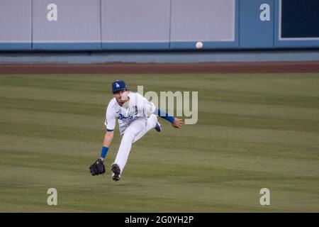 Los Angeles Dodgers Center Fielder Cody Bellinger (35) während eines MLB-Spiels gegen die St. Louis Cardinals, Mittwoch, 2. Juni 2021, in Los Angeles, CA. Stockfoto