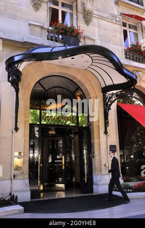 FRANKREICH. PARIS (75) PLAZA ATHENEE LUXURY PALACE ON MONTAIGNE AVENUE (8. BEZIRK) Stockfoto