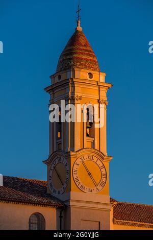 FRANKREICH. ALPES-MARITIMES (06) FRANZÖSISCHE RIVIERA, LA TURBIE, MITTELALTERLICHES DORF, DAS UM DIE TROPHÄE DES AUGUSTUS THRONT Stockfoto