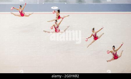 Dortmund, Deutschland. Juni 2021. Gymnastik: Rhythmische Gymnastik, Deutsche Meisterschaft, Entscheidungsgruppe in der Westfalenhalle. Team Bremen 1860 in Aktion. Quelle: Rolf Vennenbernd/dpa/Alamy Live News Stockfoto