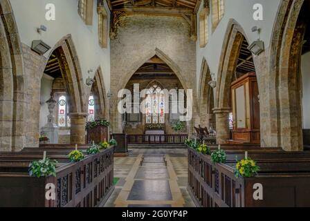 Innenraum der Kirche St. Mary the Virgin, Fawsley, Northamptonshire, Großbritannien Stockfoto