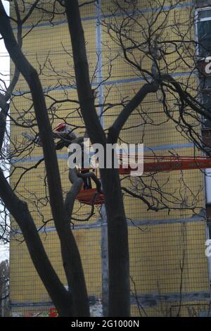 Arbeitsstraße in der Stadt, in der die Menschen arbeiten Stockfoto