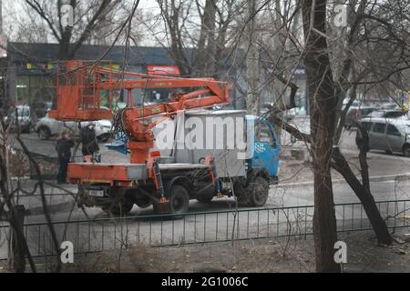 Arbeitsstraße in der Stadt, in der die Menschen arbeiten Stockfoto