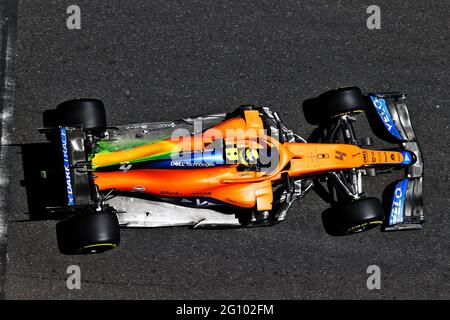 Baku, Aserbaidschan. Juni 2021. Lando Norris (GBR) McLaren MCL35M. Großer Preis von Aserbaidschan, Freitag, 4. Juni 2021. Baku City Circuit, Aserbaidschan. Quelle: James Moy/Alamy Live News Stockfoto
