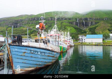 Fischerboote in Seyðisfjörður, Ísland Stockfoto