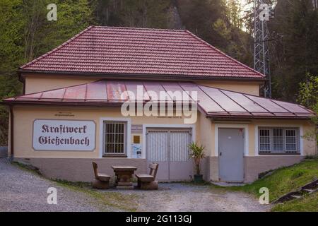 Wasserkraftwerk am Gießenbach bei Kiefersfelden Stockfoto