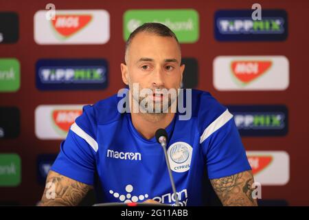 Baudest, Ungarn. Juni 2021. Budapest, Ungarn, 2021. 3. Juni, Szusza Ferenc Stadion. Der zypriotische Cheftrainer Nikos Kostenoglou hielt eine Pressekonferenz ab, die zypriotische Fußballnationalmannschaft wird am 4. Juni ein Vorbereitungsspiel gegen die ungarische Männernationalmannschaft spielen. Fotis Papoulis, Fußballspieler von Omonia. Quelle: Gabriella Barbara/Alamy Live News Stockfoto