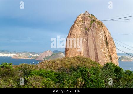 Kabel einer Seilbahn zum Pao de Acucar (Zuckerhut), Rio de Janeiro, Brasilien Stockfoto