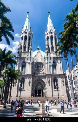 SAO PAULO, BRASILIEN - 3. FEBRUAR 2015: Catedral da SE Kathedrale in Sao Paulo, Brasilien Stockfoto