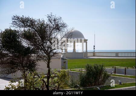 De La Warr Pavillion, International Style, oder Art déco Moderne, Gebäude aus dem Jahr 1935 in Bexhill, Sussex, Großbritannien, entworfen von Erich Mendelsohn und Serge Chermayeff Stockfoto