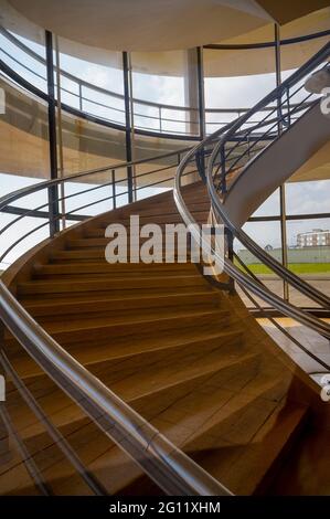 De La Warr Pavillion, International Style, oder Art déco Moderne, Gebäude aus dem Jahr 1935 in Bexhill, Sussex, Großbritannien, entworfen von Erich Mendelsohn und Serge Chermayeff Stockfoto
