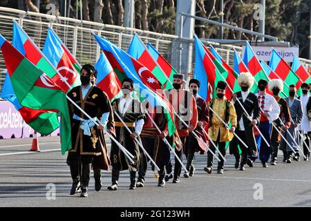 Baku, Aserbaidschan. Juni 2021. Atmosphäre im Kreislauf. 04.06.2021. Formel-1-Weltmeisterschaft, Rd 6, Großer Preis Von Aserbaidschan, Baku Street Circuit, Aserbaidschan, Übungstag. Bildnachweis sollte lauten: XPB/Press Association Images. Quelle: XPB Images Ltd/Alamy Live News Stockfoto