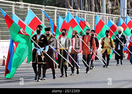 Baku, Aserbaidschan. Juni 2021. Atmosphäre im Kreislauf. 04.06.2021. Formel-1-Weltmeisterschaft, Rd 6, Großer Preis Von Aserbaidschan, Baku Street Circuit, Aserbaidschan, Übungstag. Bildnachweis sollte lauten: XPB/Press Association Images. Quelle: XPB Images Ltd/Alamy Live News Stockfoto