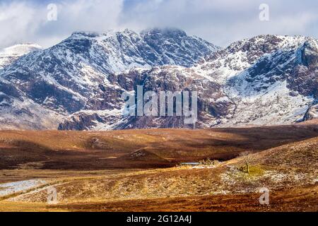 Berge rund um Carnmore und den Fionn Loch in der Fisherfield Forest / Letterewe Forest Gegend der North West Highlands of Scotland Stockfoto