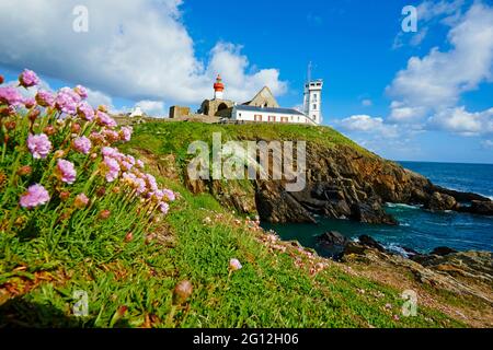 Frankreich, Briitany, Finistere, Plougonvelin, Leuchtturm an der Pointe Saint Mathieu Stockfoto