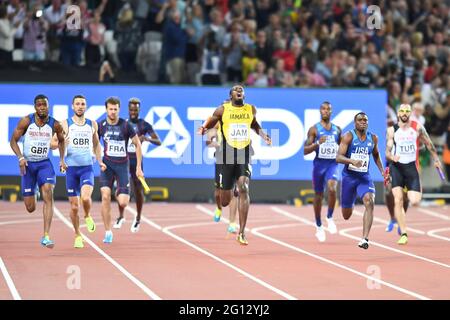 Usain Bolt (Jamaika) hat sich bei seinem letzten Rennen bei den 4x100-Staffeln bei den IAAF Leichtathletik-Weltmeisterschaften London 2017 verletzt Stockfoto