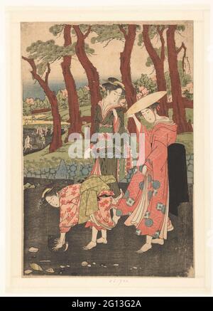 Fische und Muscheln sammeln sich bei niedrigem Wasser. Drei Frauen am Strand; eine mit Hut, die zweite mit einem Korb und eine dritte mit Fischfüllung. Verschiedene Muscheln im Vordergrund, Pinien im Hintergrund. Stockfoto